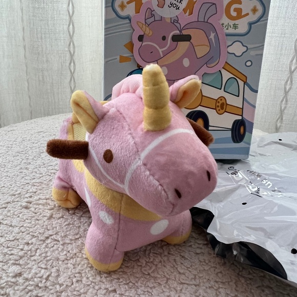 POP MART GONG Original Series – Unicorn Plush Toy Car - Picture 1 of 8